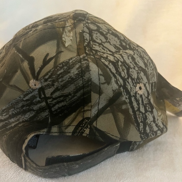 United Rentals (Realtree) - Picture 2 of 5